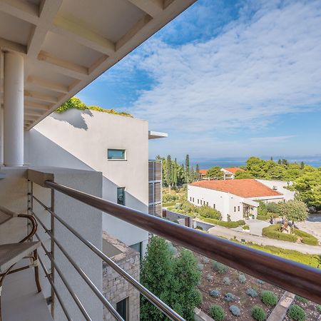 Aminess Vival Velaris Resort Супетар Екстериор снимка