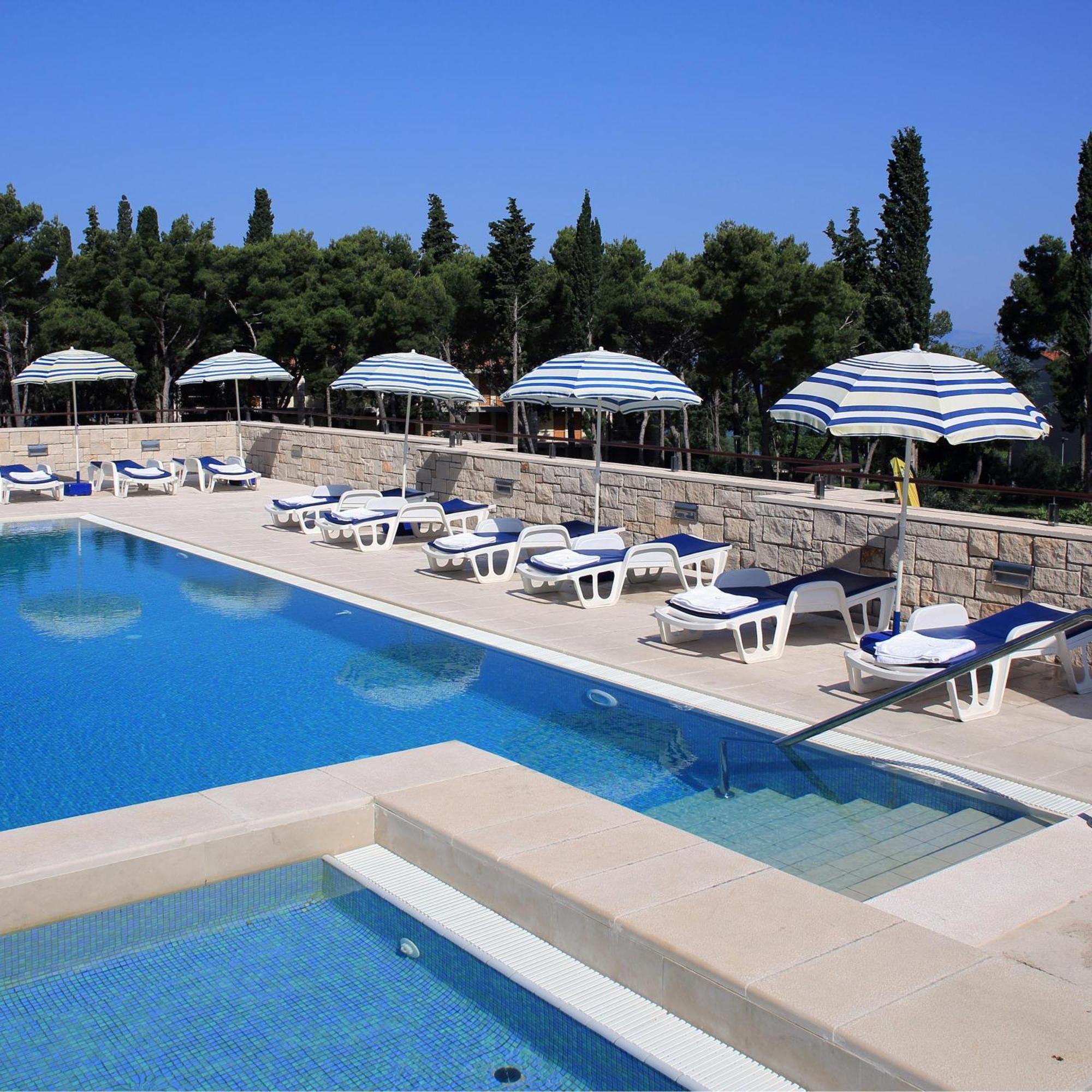 Aminess Vival Velaris Resort Супетар Екстериор снимка