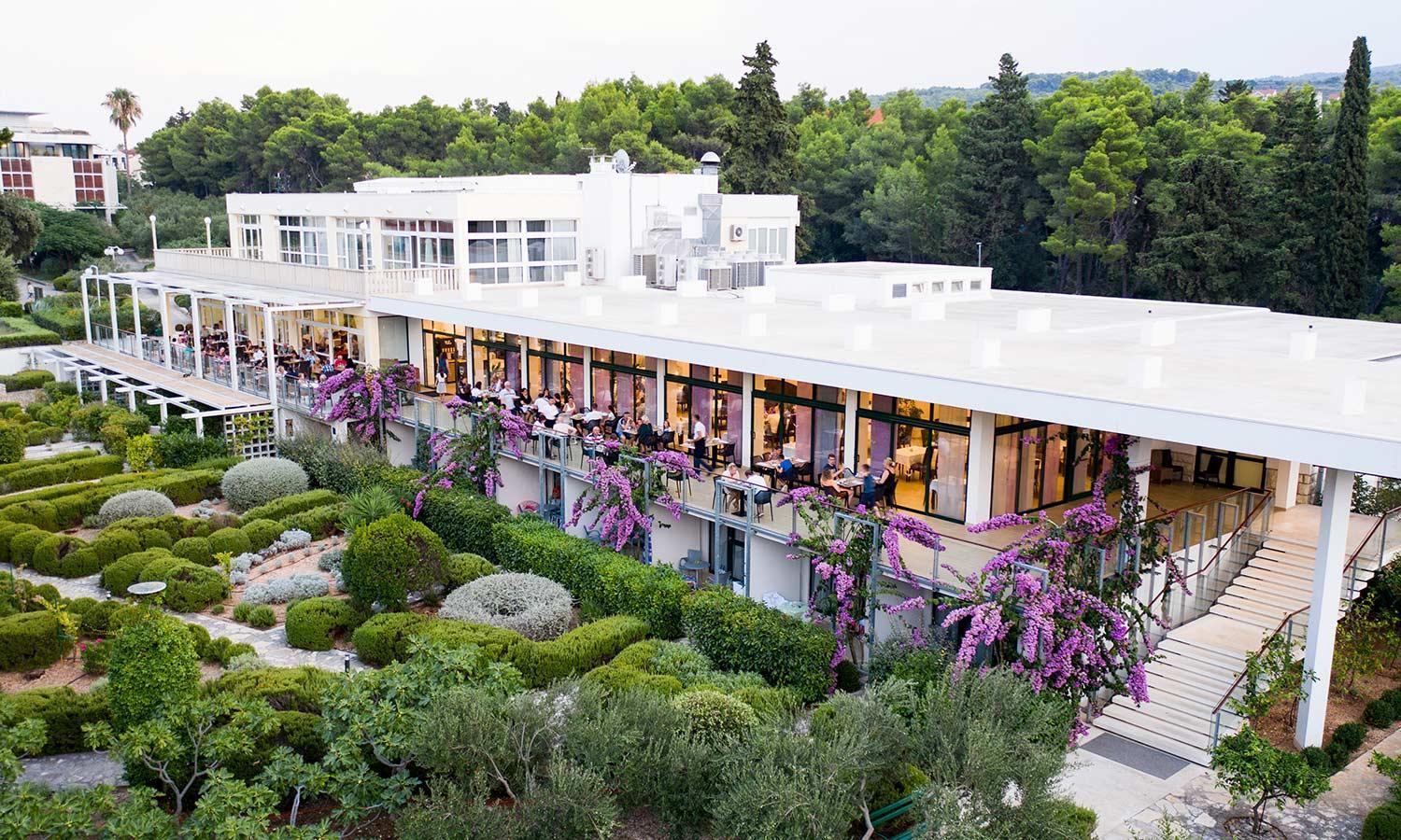 Aminess Vival Velaris Resort Супетар Екстериор снимка