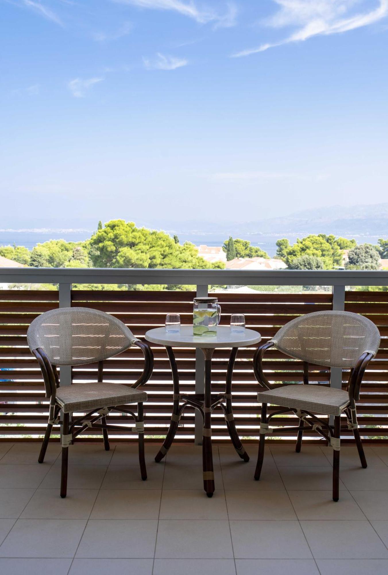 Aminess Vival Velaris Resort Супетар Екстериор снимка